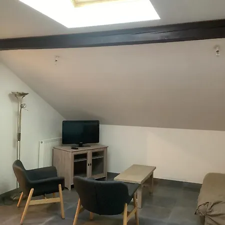 3 Bedrooms, 3 Double Beds * Roanne